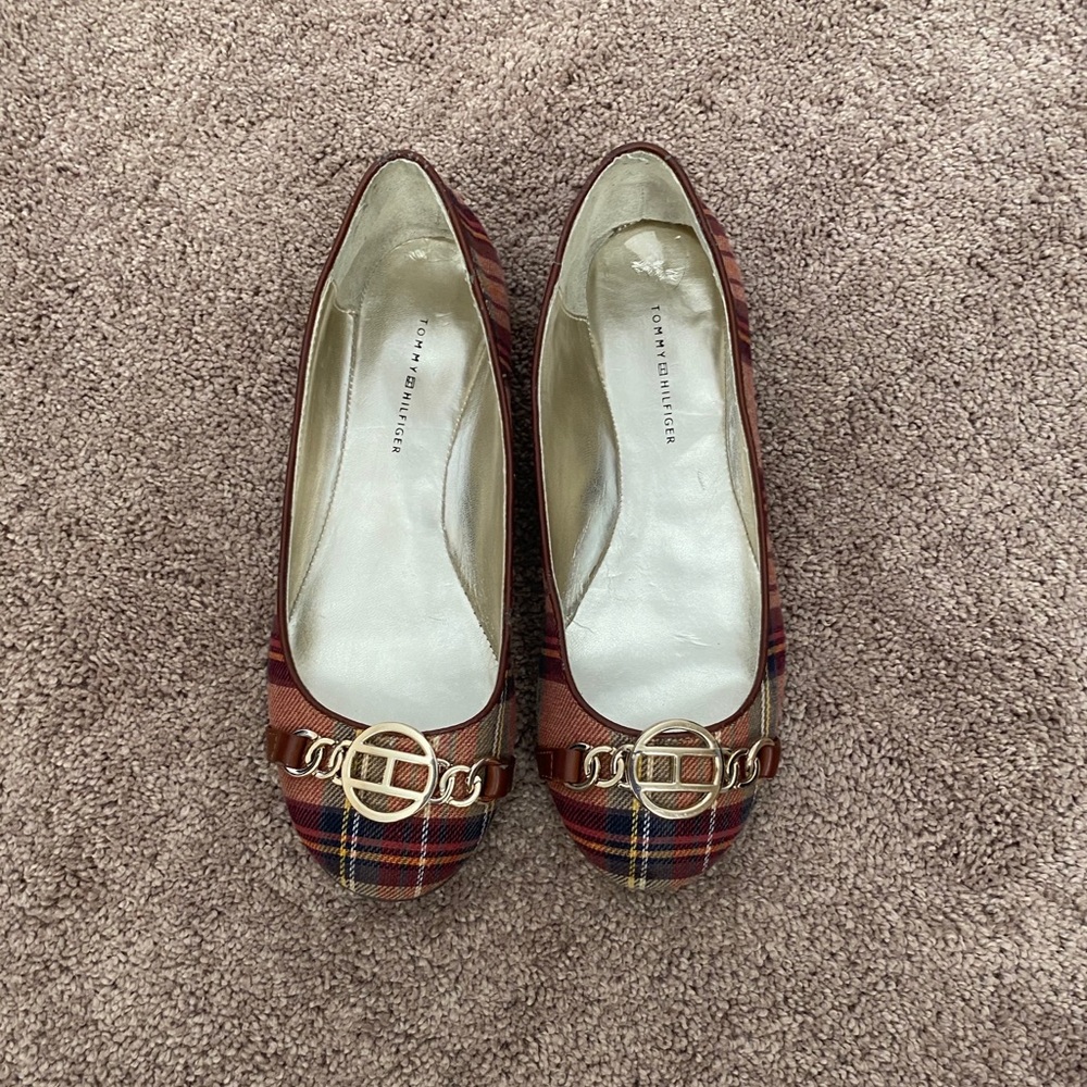 Tommy Hilfiger 6.5 Plaid Flats